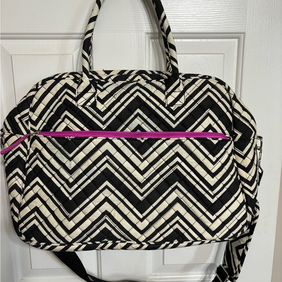 Lily Reese quilted over night bag - Picture 3 of 7